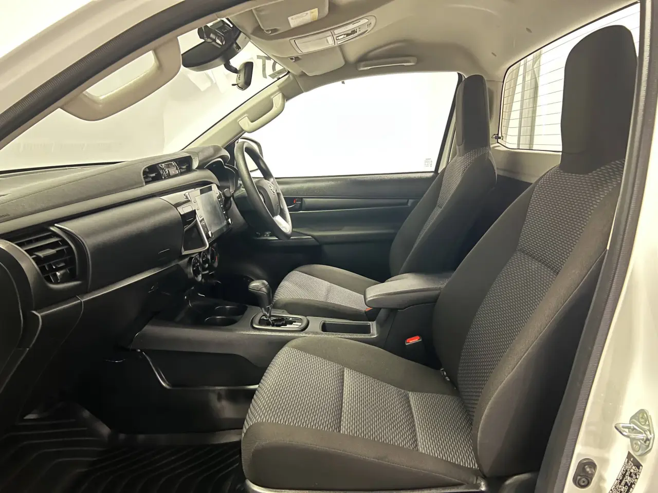 2024 TOYOTA HILUX Gallery Image 14