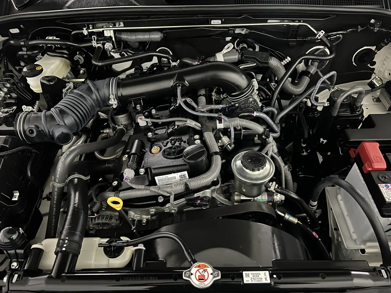 2024 TOYOTA HILUX Gallery Image 21