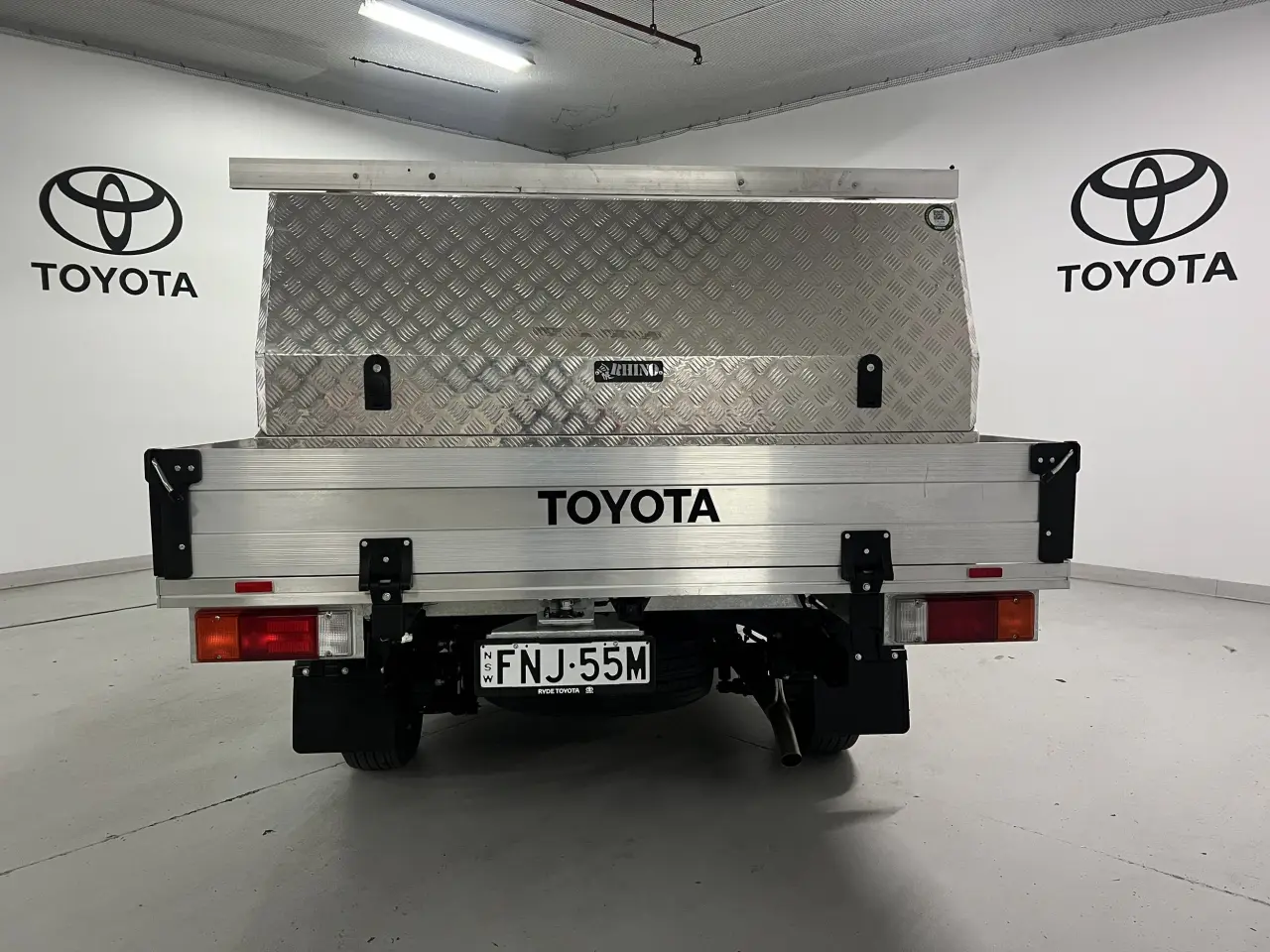 2024 TOYOTA HILUX Gallery Image 6