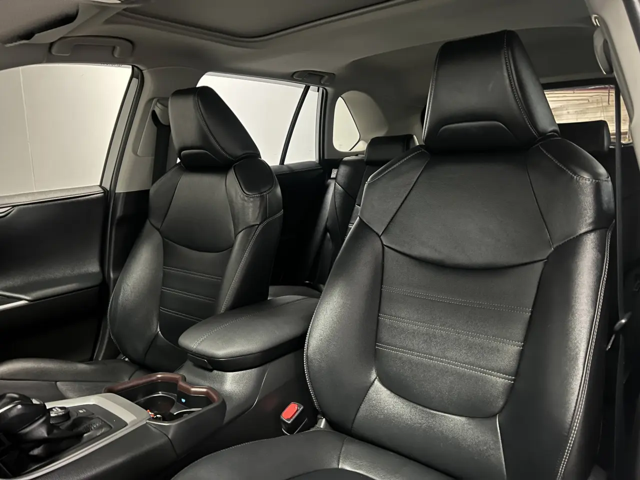 2020 TOYOTA RAV4 HYBRID Gallery Image 16