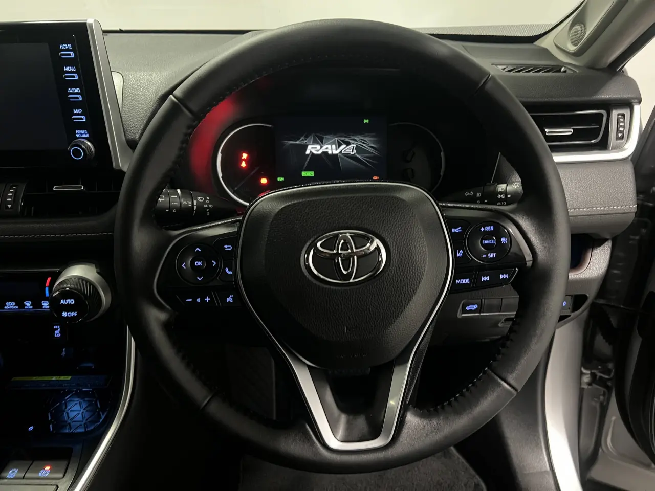 2020 TOYOTA RAV4 HYBRID Gallery Image 17