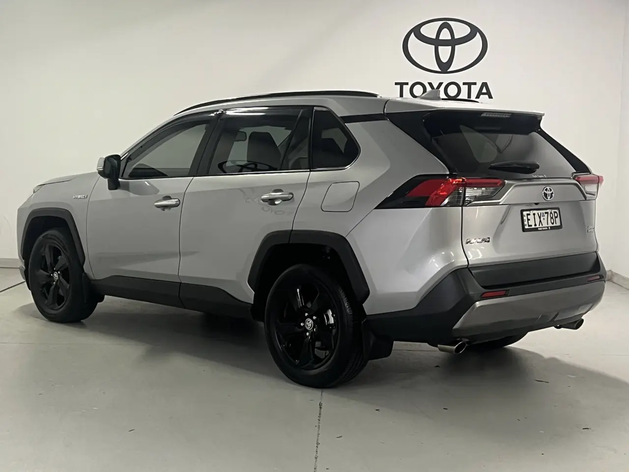 2020 TOYOTA RAV4 HYBRID Gallery Image 8