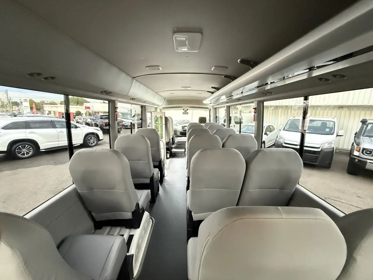 2025 TOYOTA COASTER Gallery Image 15
