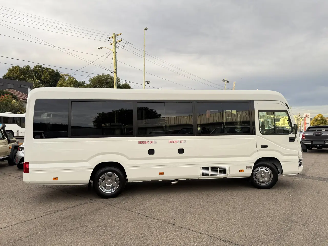 2025 TOYOTA COASTER Gallery Image 5