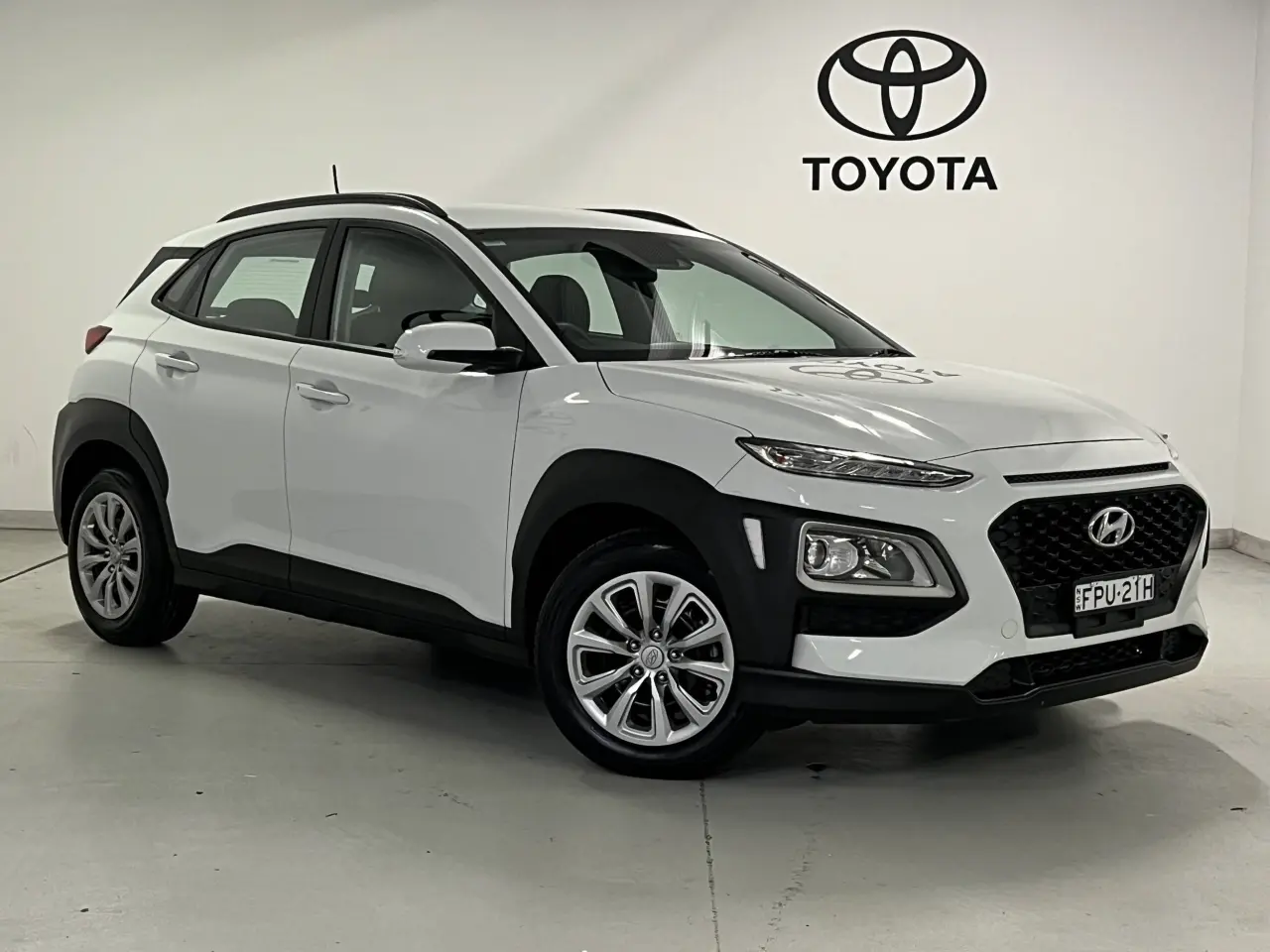 2020 HYUNDAI KONA Gallery Image 1