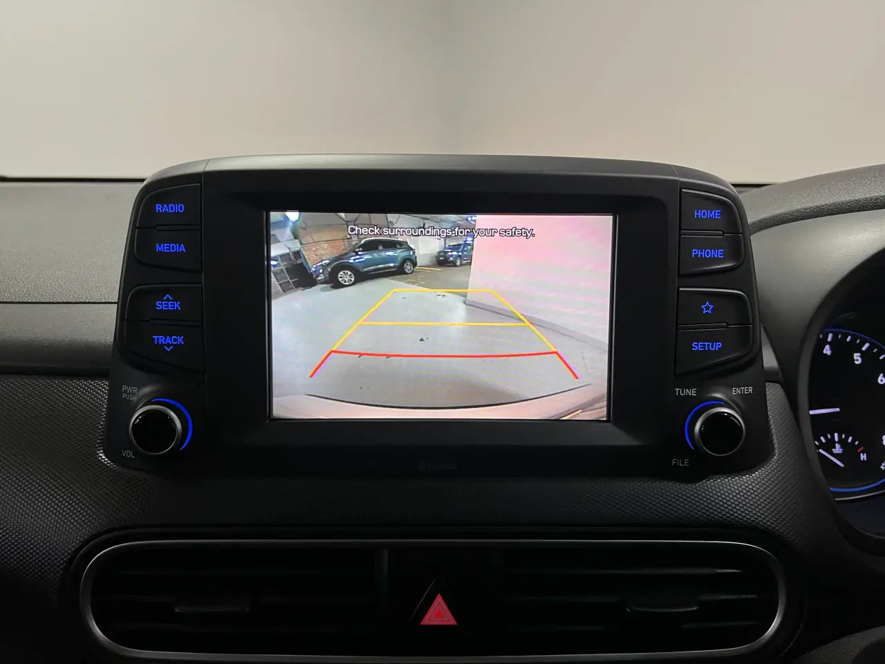 2020 HYUNDAI KONA Gallery Image 18