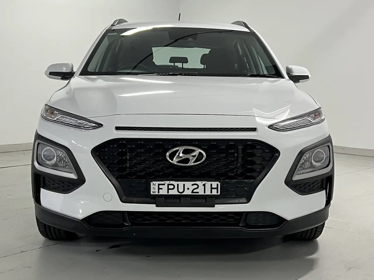 2020 HYUNDAI KONA Gallery Image 3