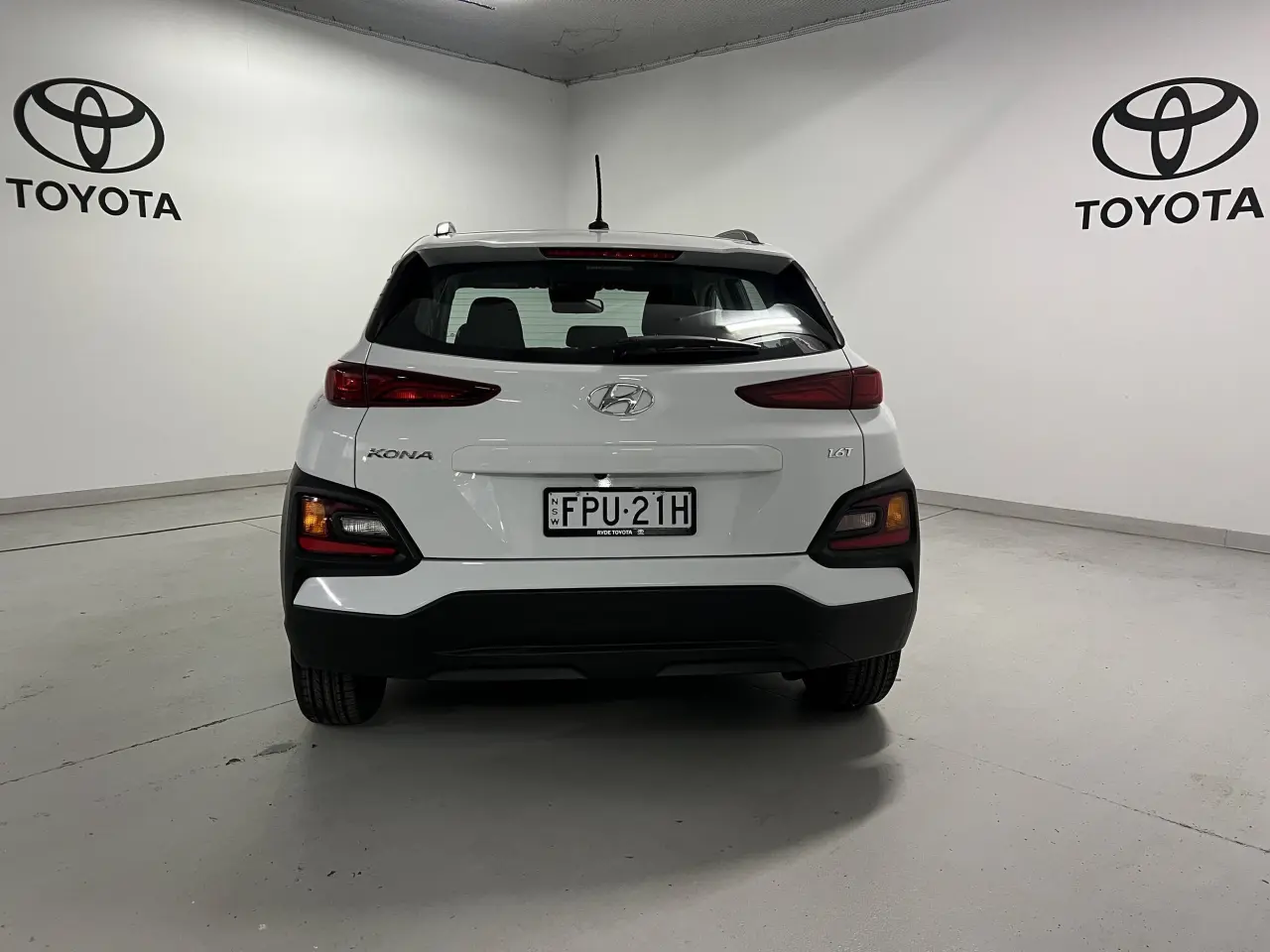 2020 HYUNDAI KONA Gallery Image 6