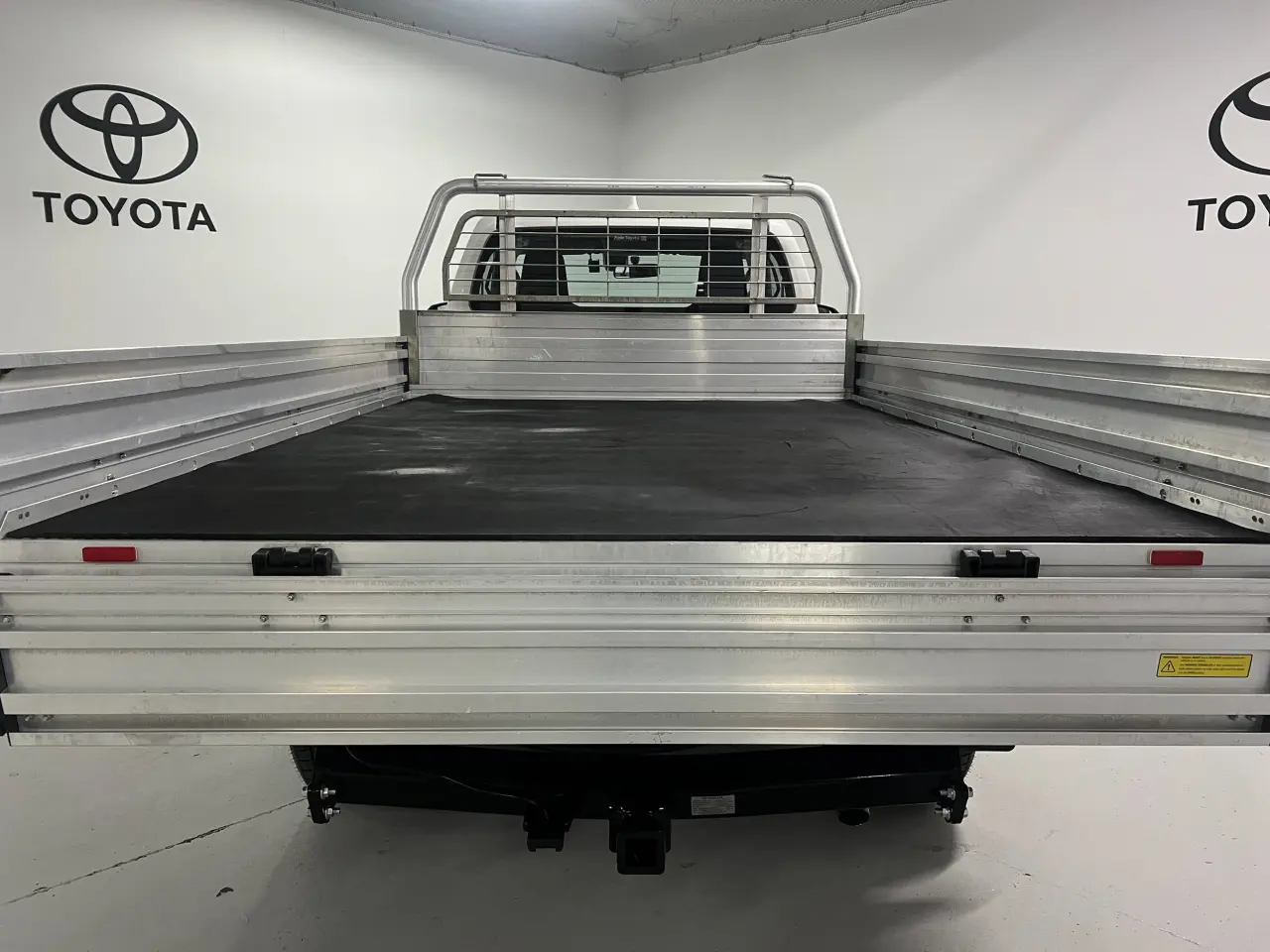 2024 TOYOTA HILUX Gallery Image 12