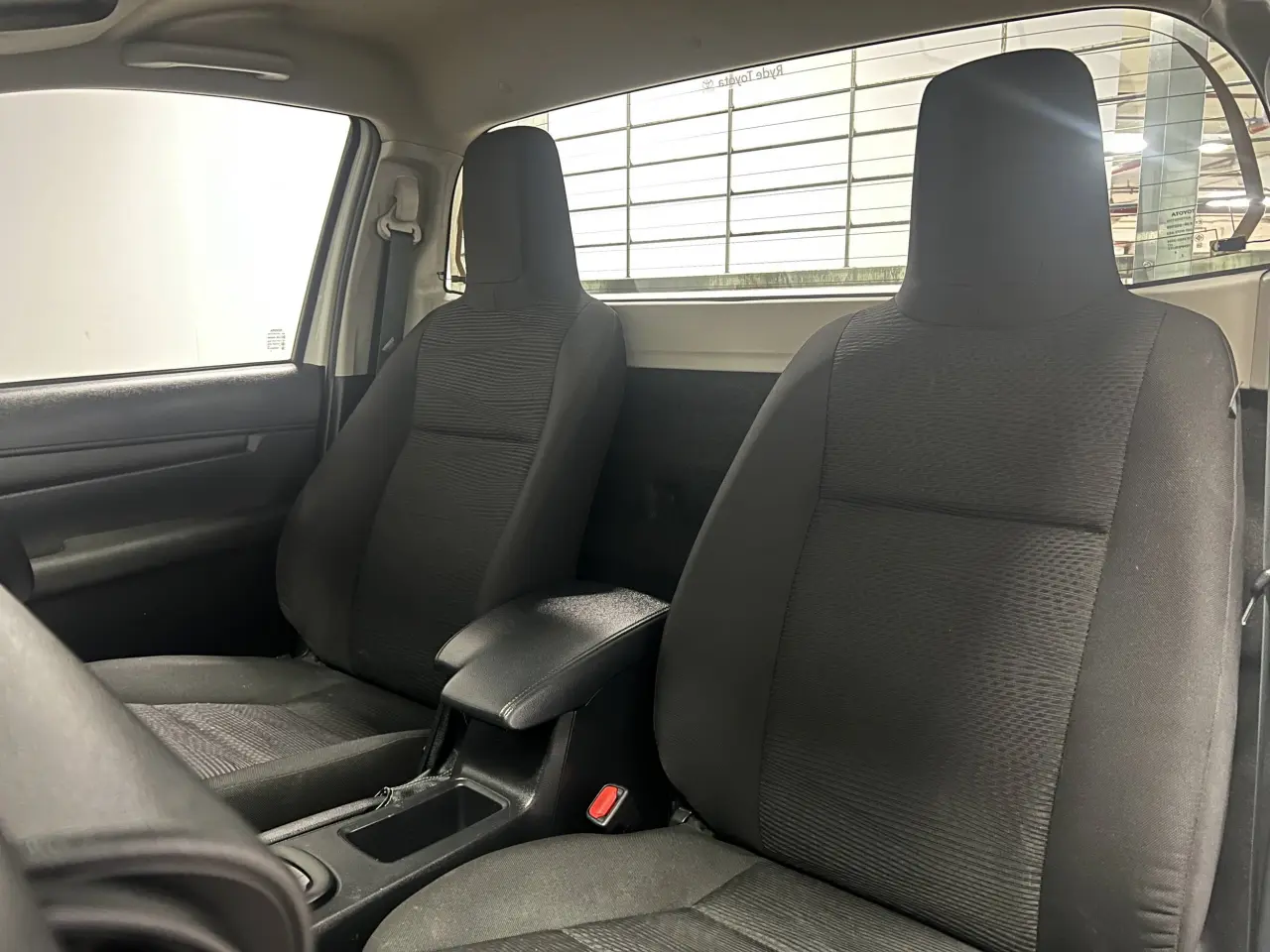 2024 TOYOTA HILUX Gallery Image 16