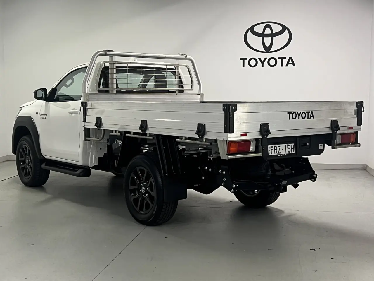 2024 TOYOTA HILUX Gallery Image 8