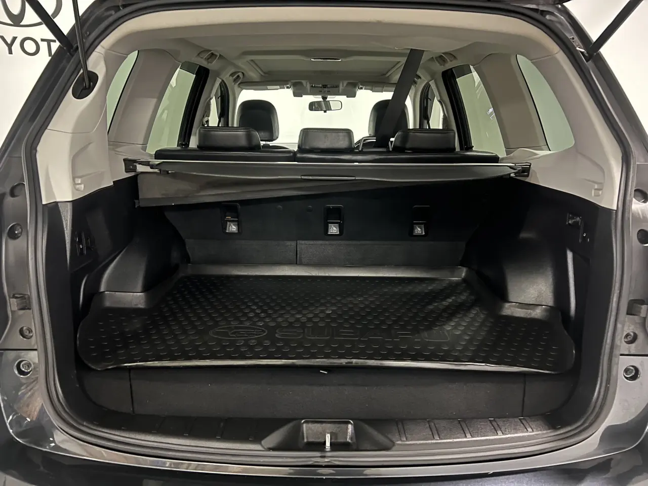 2018 SUBARU FORESTER Gallery Image 12