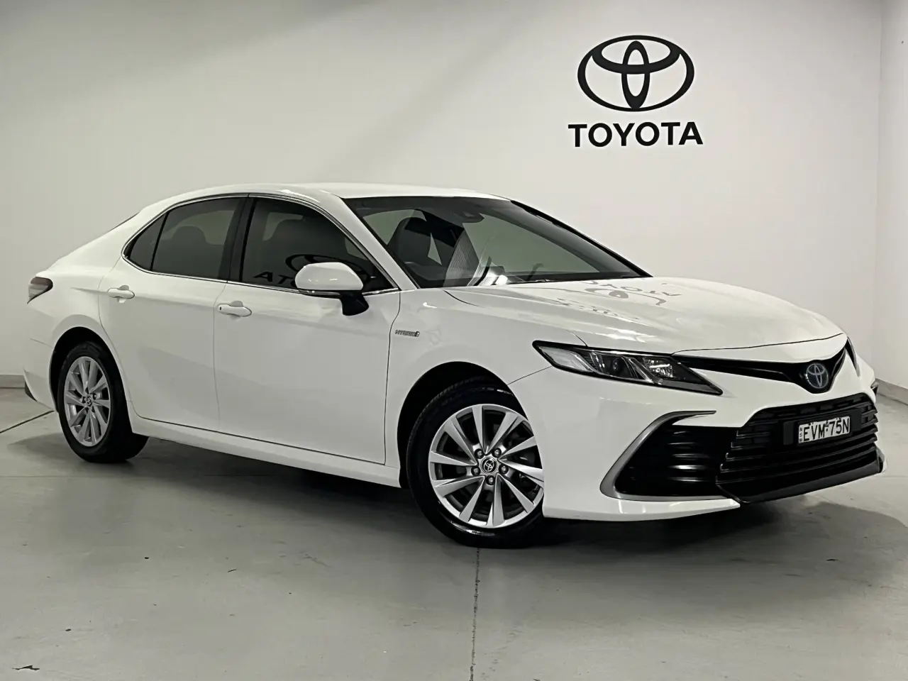 2022 TOYOTA CAMRY HYBRID Gallery Image 1