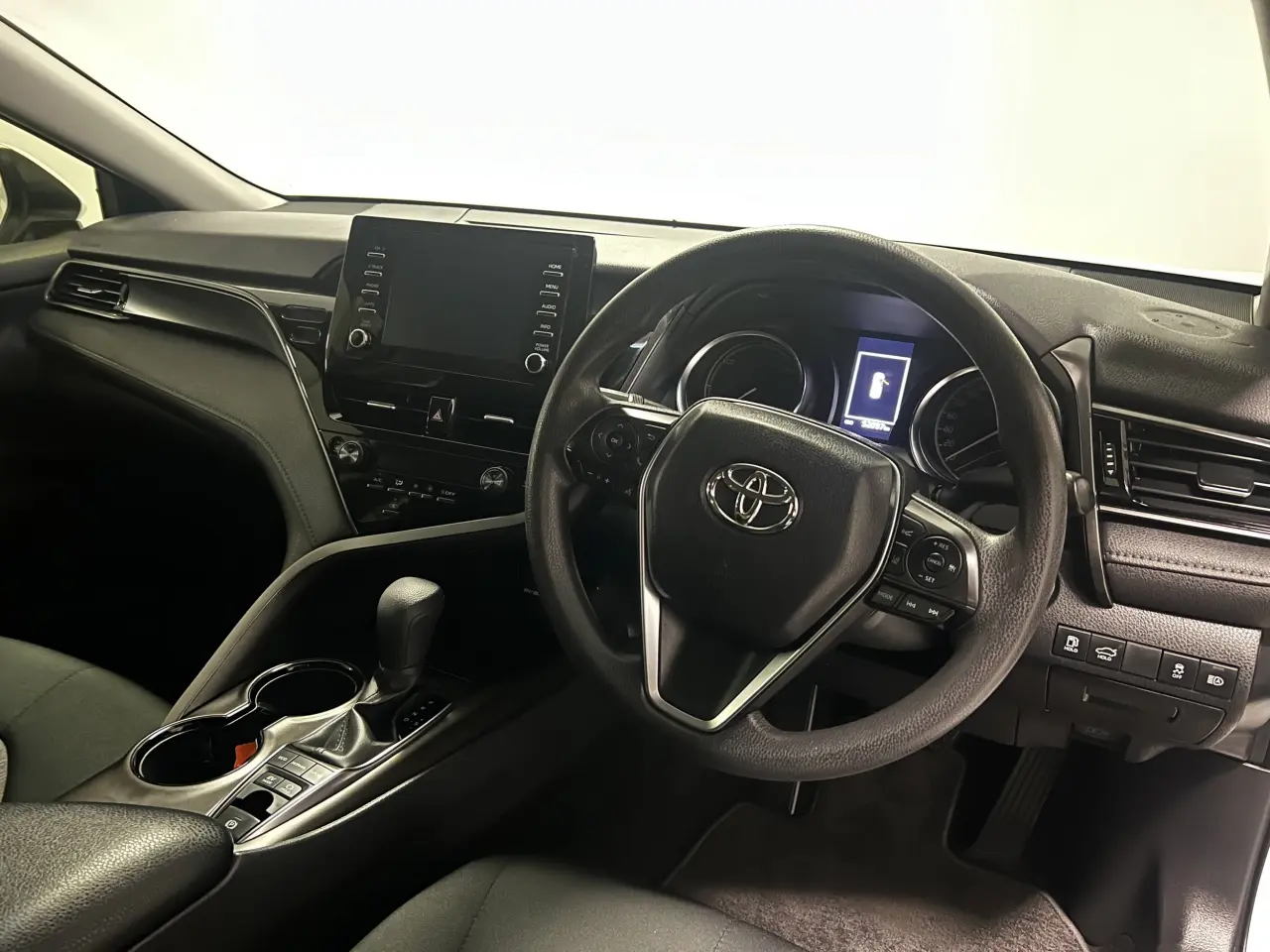 2022 TOYOTA CAMRY HYBRID Gallery Image 10