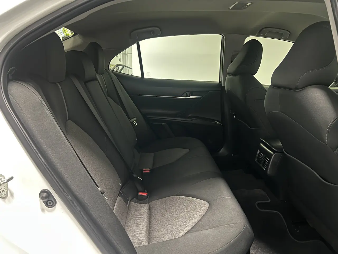 2022 TOYOTA CAMRY HYBRID Gallery Image 11