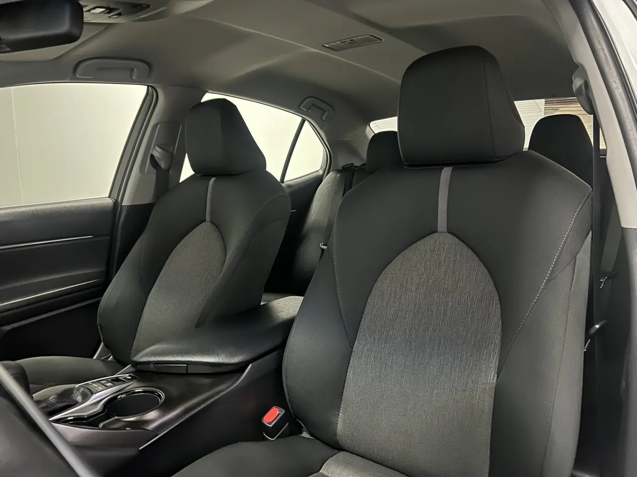 2022 TOYOTA CAMRY HYBRID Gallery Image 15