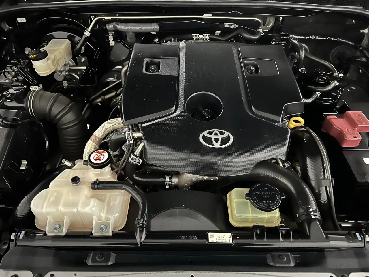 2017 TOYOTA HILUX Gallery Image 21