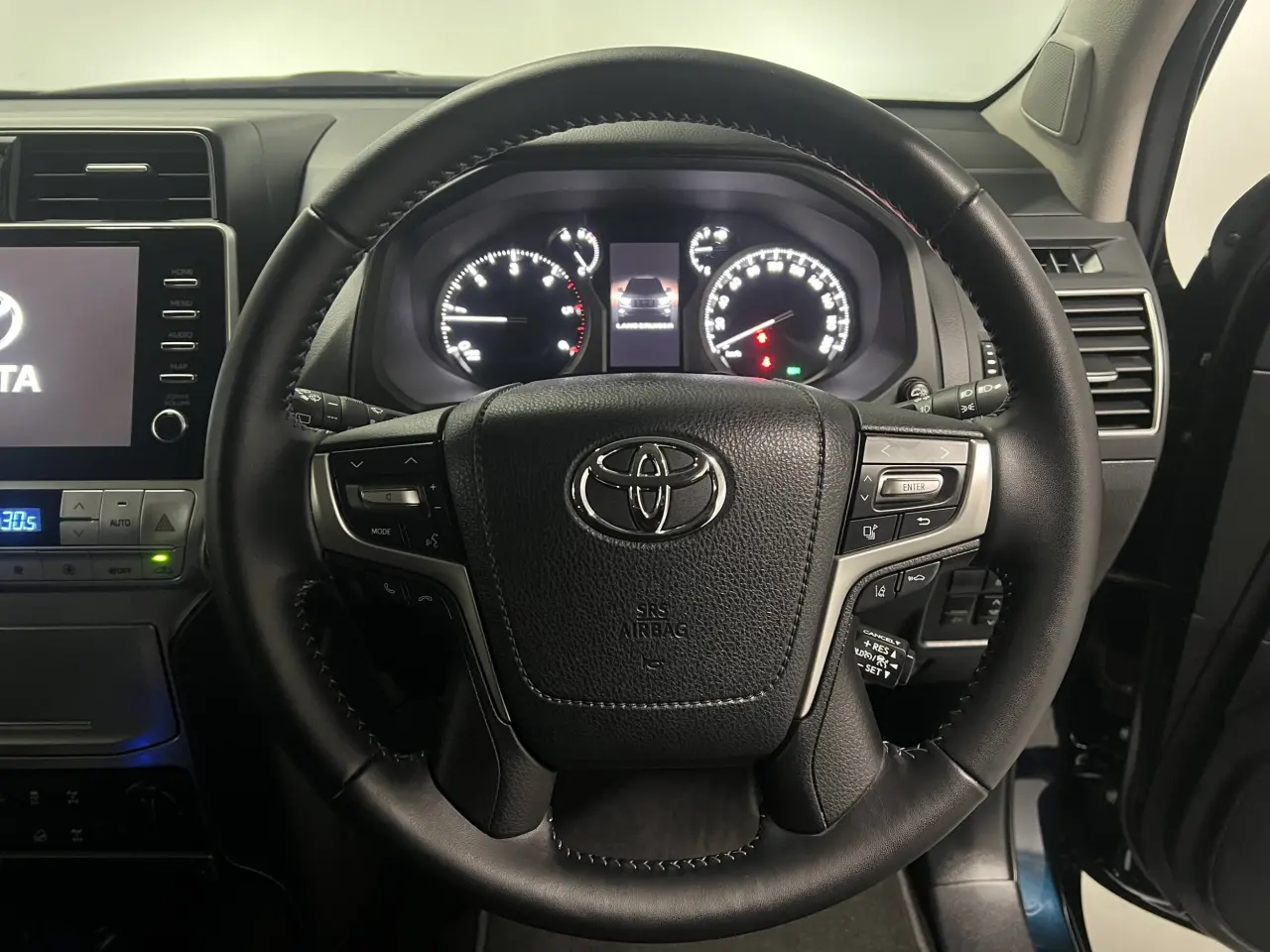 2023 TOYOTA PRADO Gallery Image 16