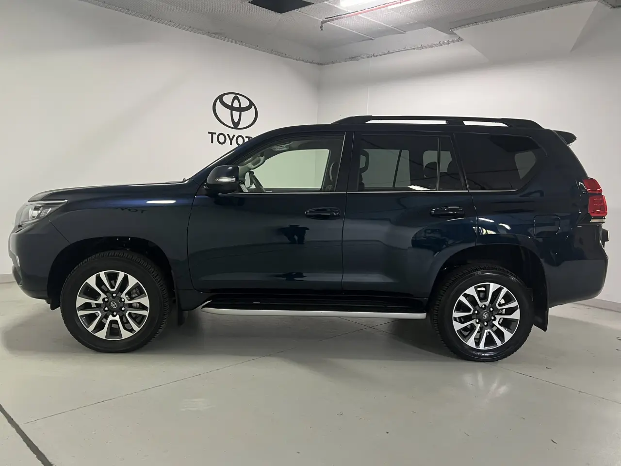 2023 TOYOTA PRADO Gallery Image 7