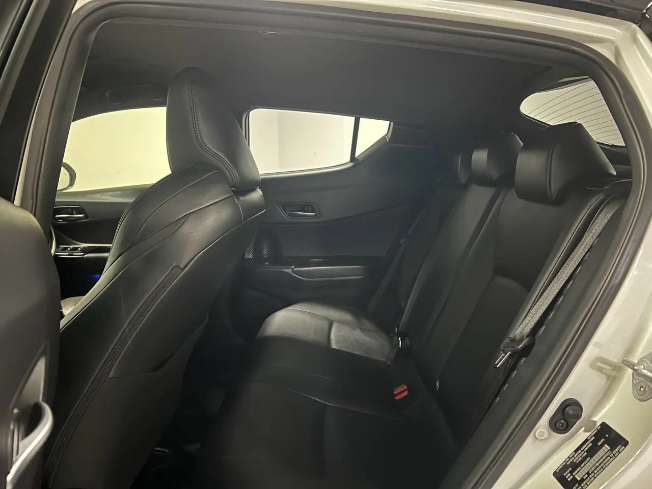 2017 TOYOTA C-HR Gallery Image 13