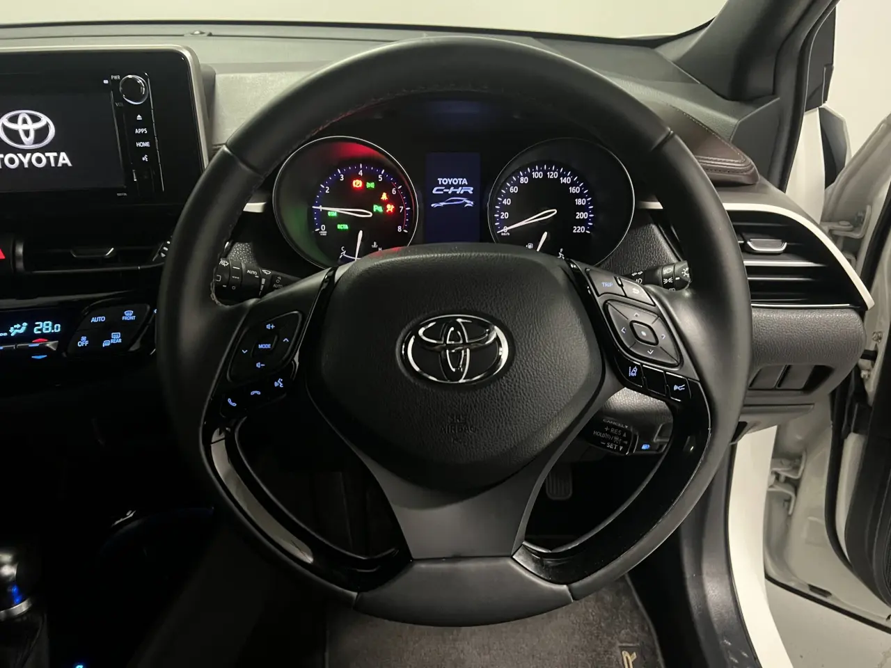2017 TOYOTA C-HR Gallery Image 16