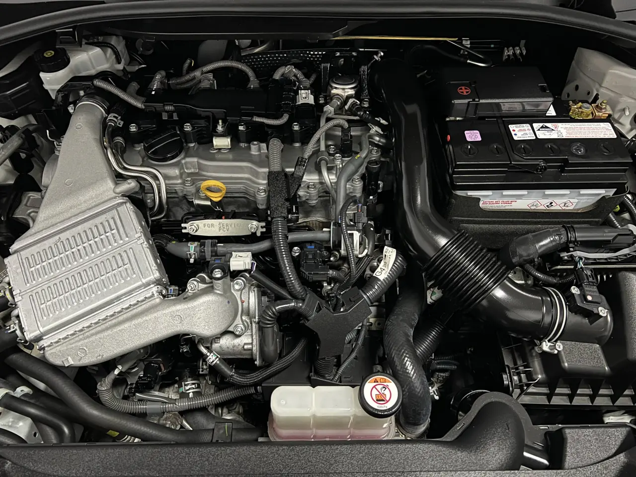 2017 TOYOTA C-HR Gallery Image 20