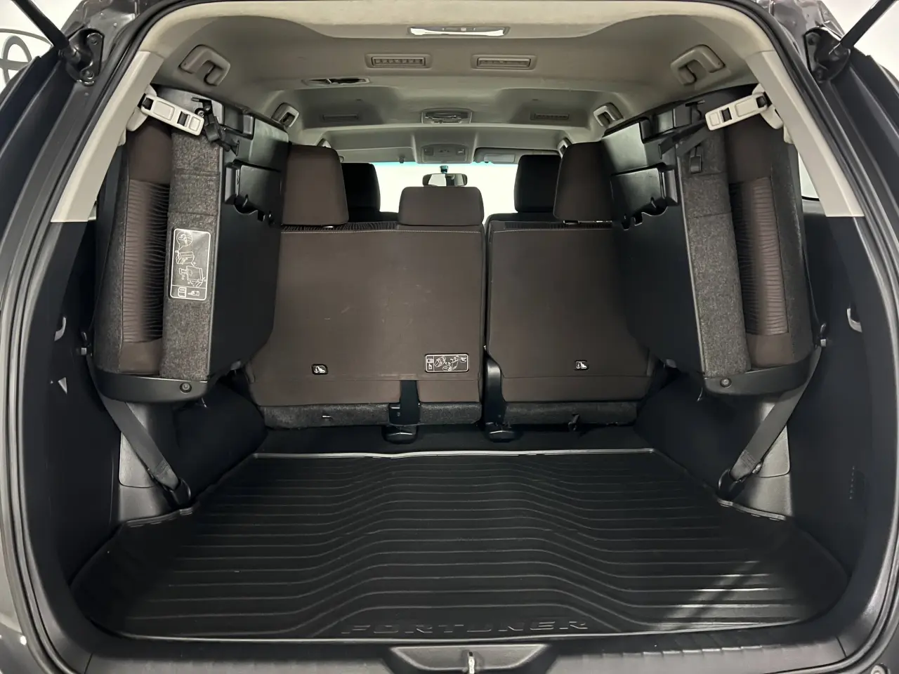 2016 TOYOTA FORTUNER Gallery Image 12
