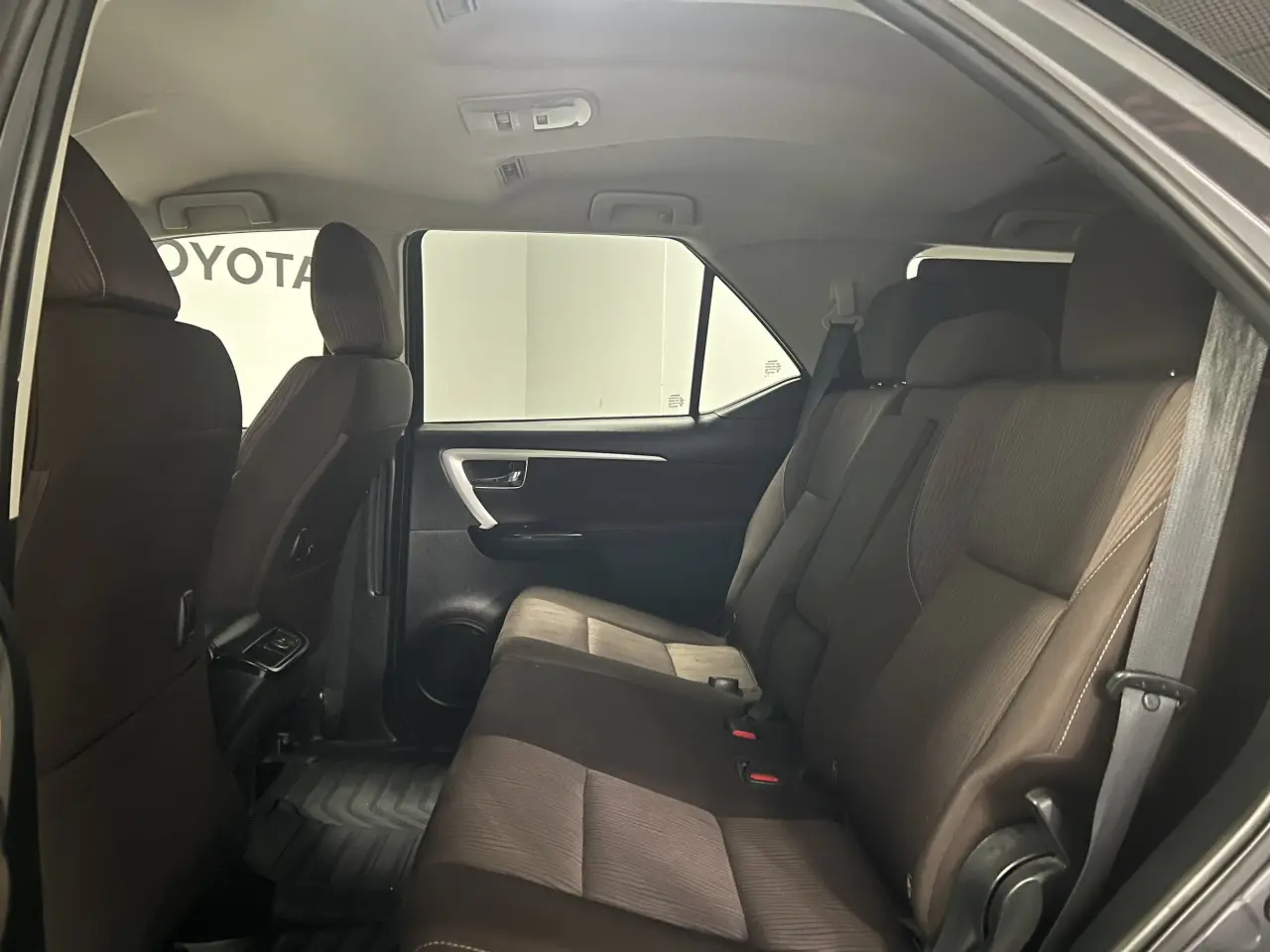 2016 TOYOTA FORTUNER Gallery Image 14