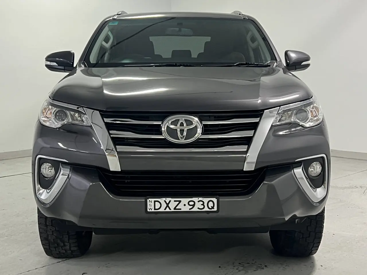 2016 TOYOTA FORTUNER Gallery Image 3