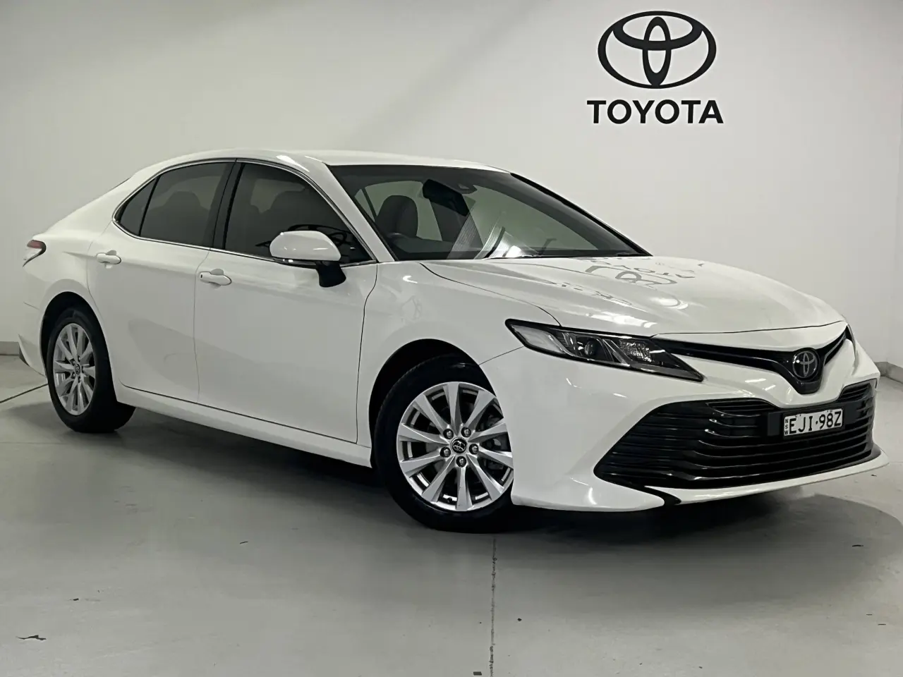2019 TOYOTA CAMRY Gallery Image 1
