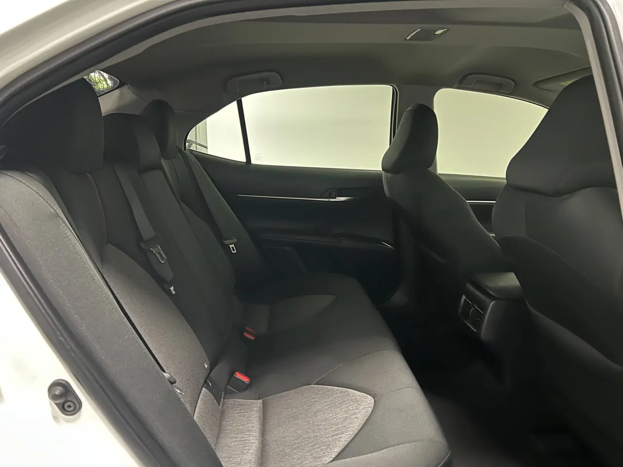 2019 TOYOTA CAMRY Gallery Image 11