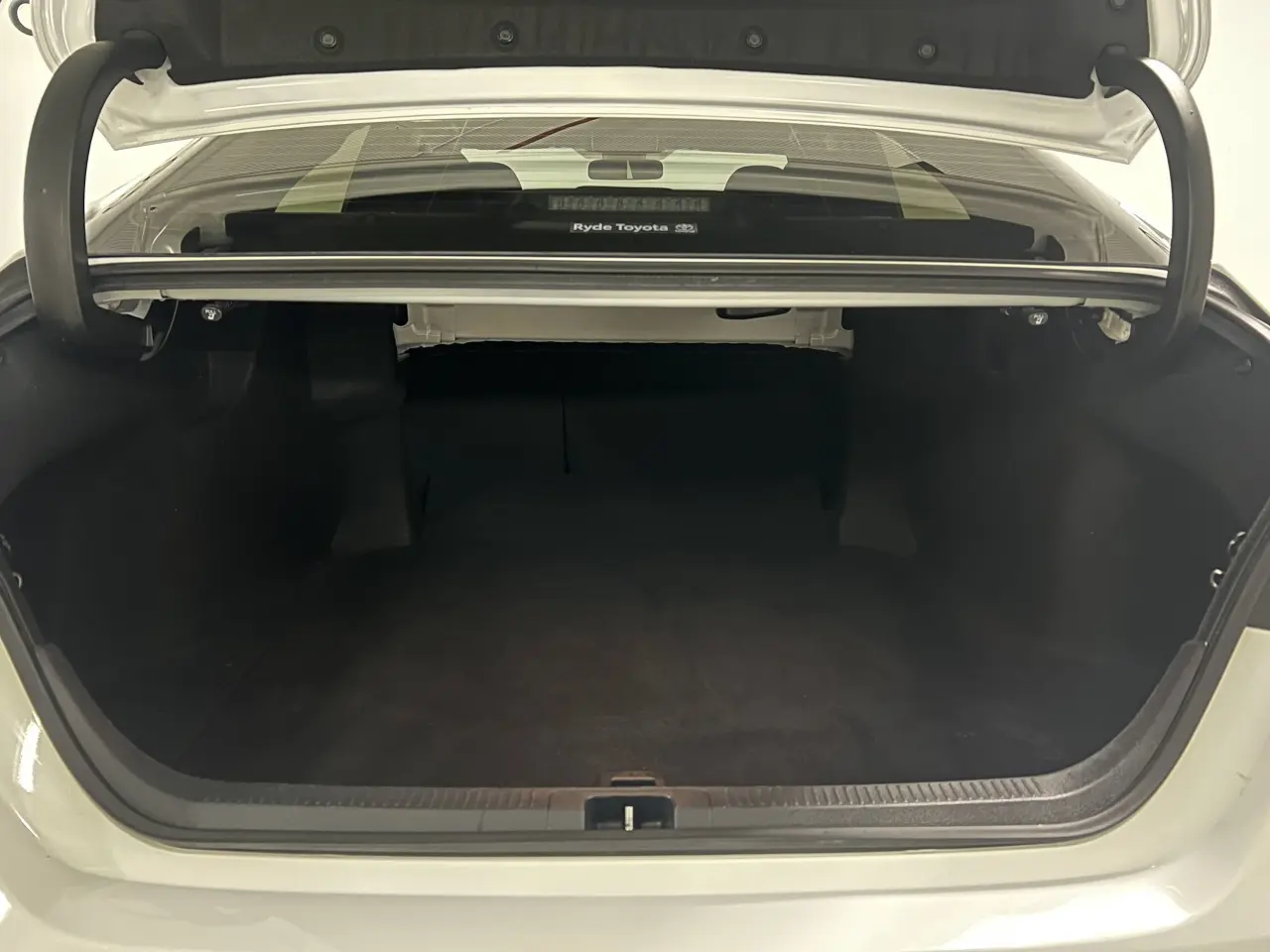 2019 TOYOTA CAMRY Gallery Image 12