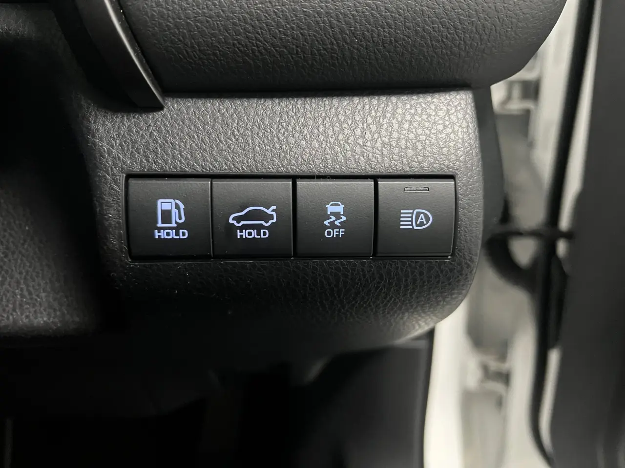 2019 TOYOTA CAMRY Gallery Image 20