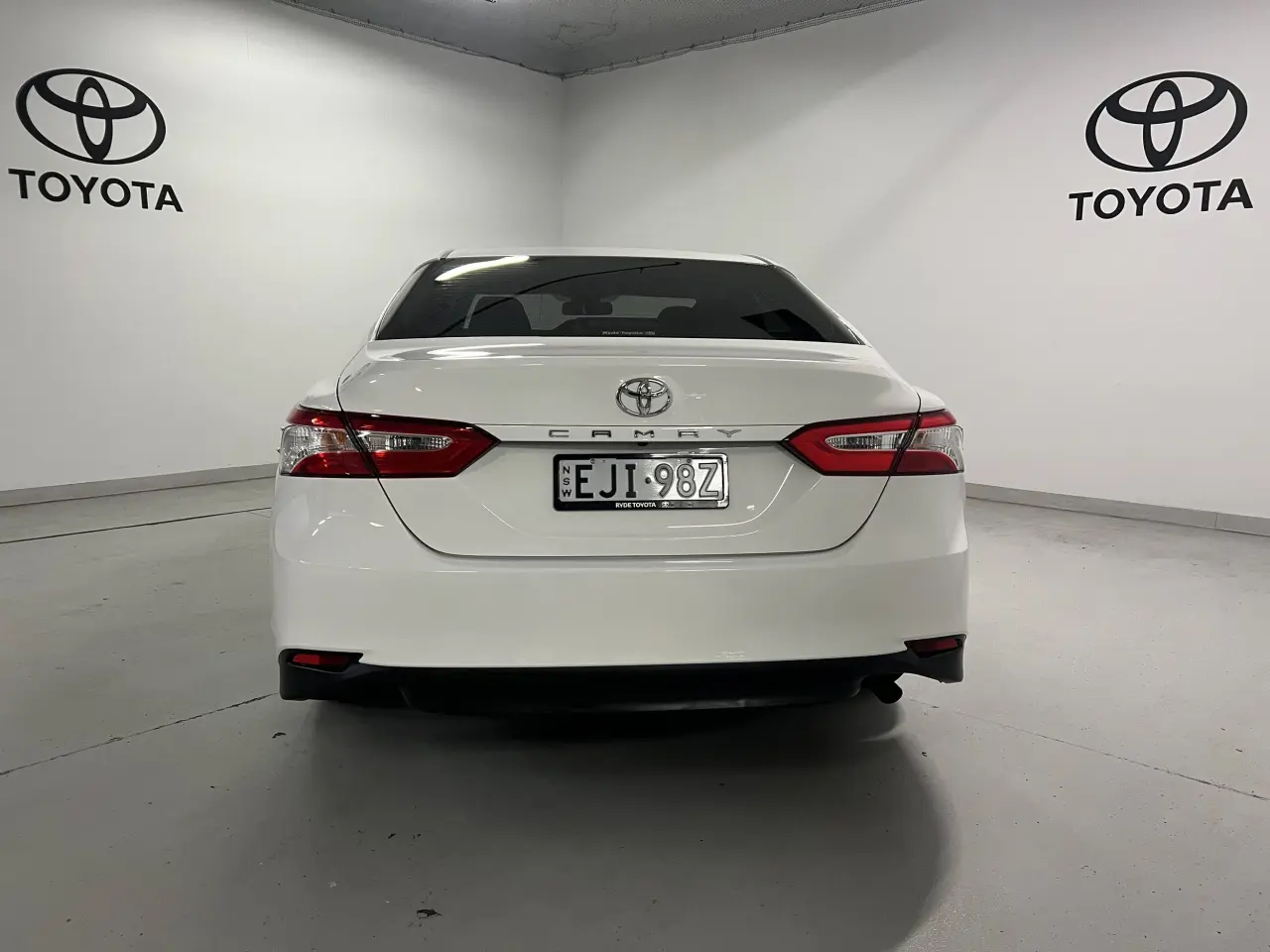 2019 TOYOTA CAMRY Gallery Image 6