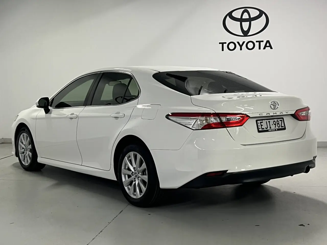 2019 TOYOTA CAMRY Gallery Image 8