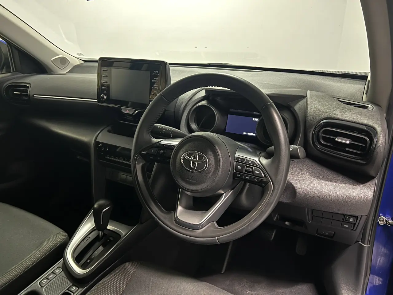 2023 TOYOTA YARIS CROSS HYBRID Gallery Image 10