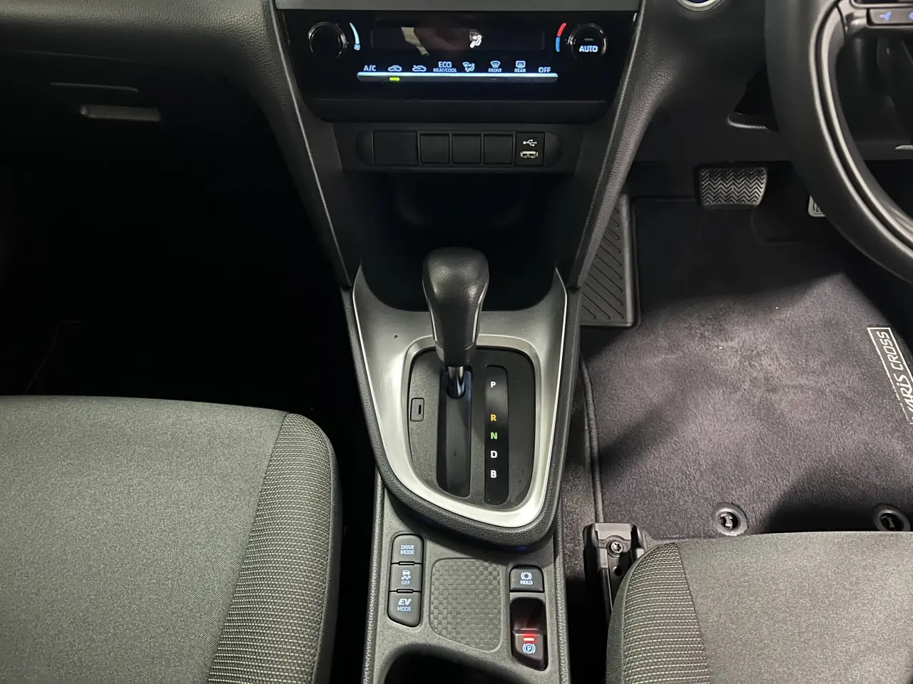 2023 TOYOTA YARIS CROSS HYBRID Gallery Image 19