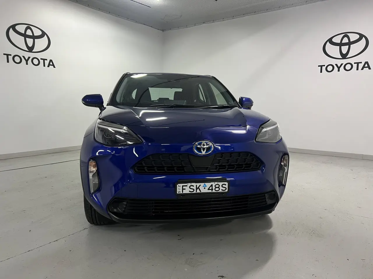 2023 TOYOTA YARIS CROSS HYBRID Gallery Image 2