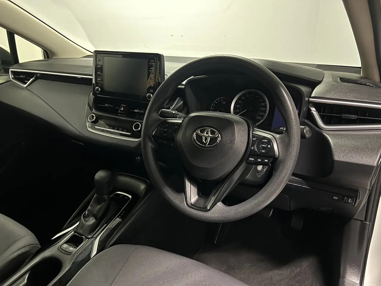 2020 TOYOTA COROLLA Gallery Image 10