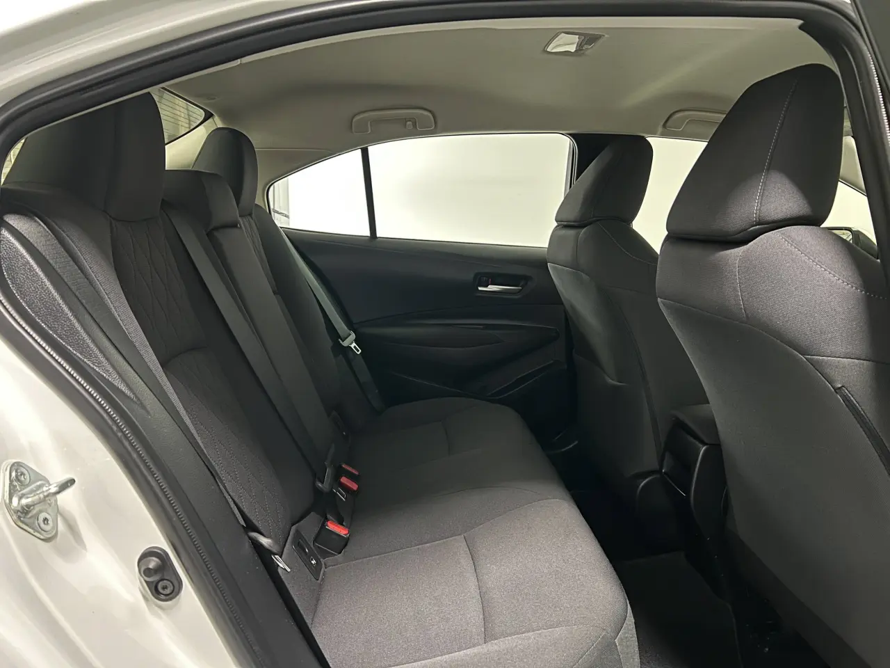 2020 TOYOTA COROLLA Gallery Image 11