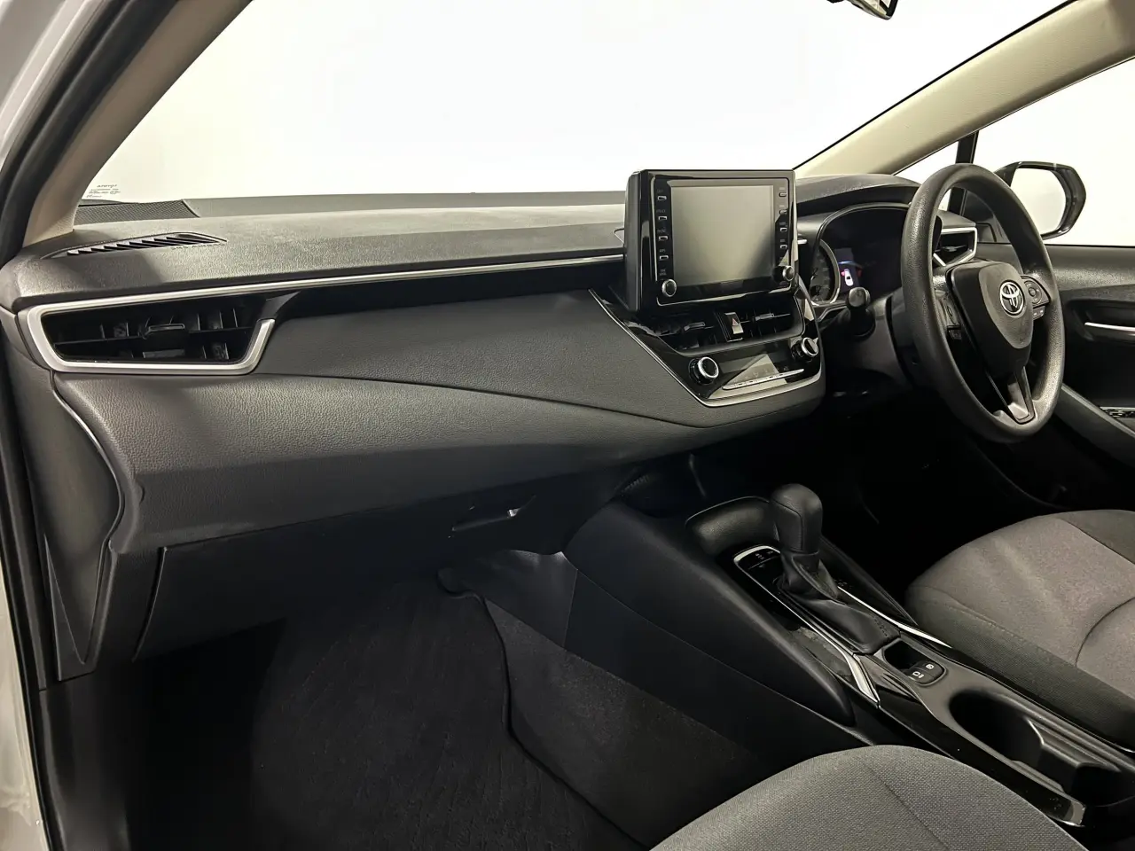 2020 TOYOTA COROLLA Gallery Image 14