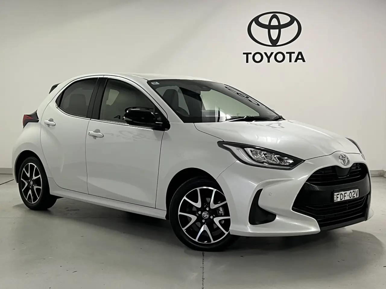 2023 TOYOTA YARIS Gallery Image 1