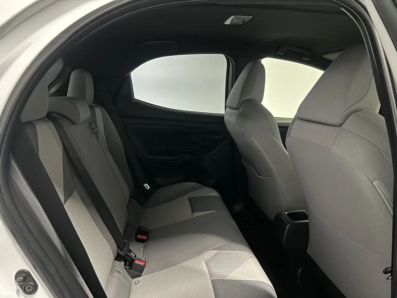 2023 TOYOTA YARIS Gallery Image 11