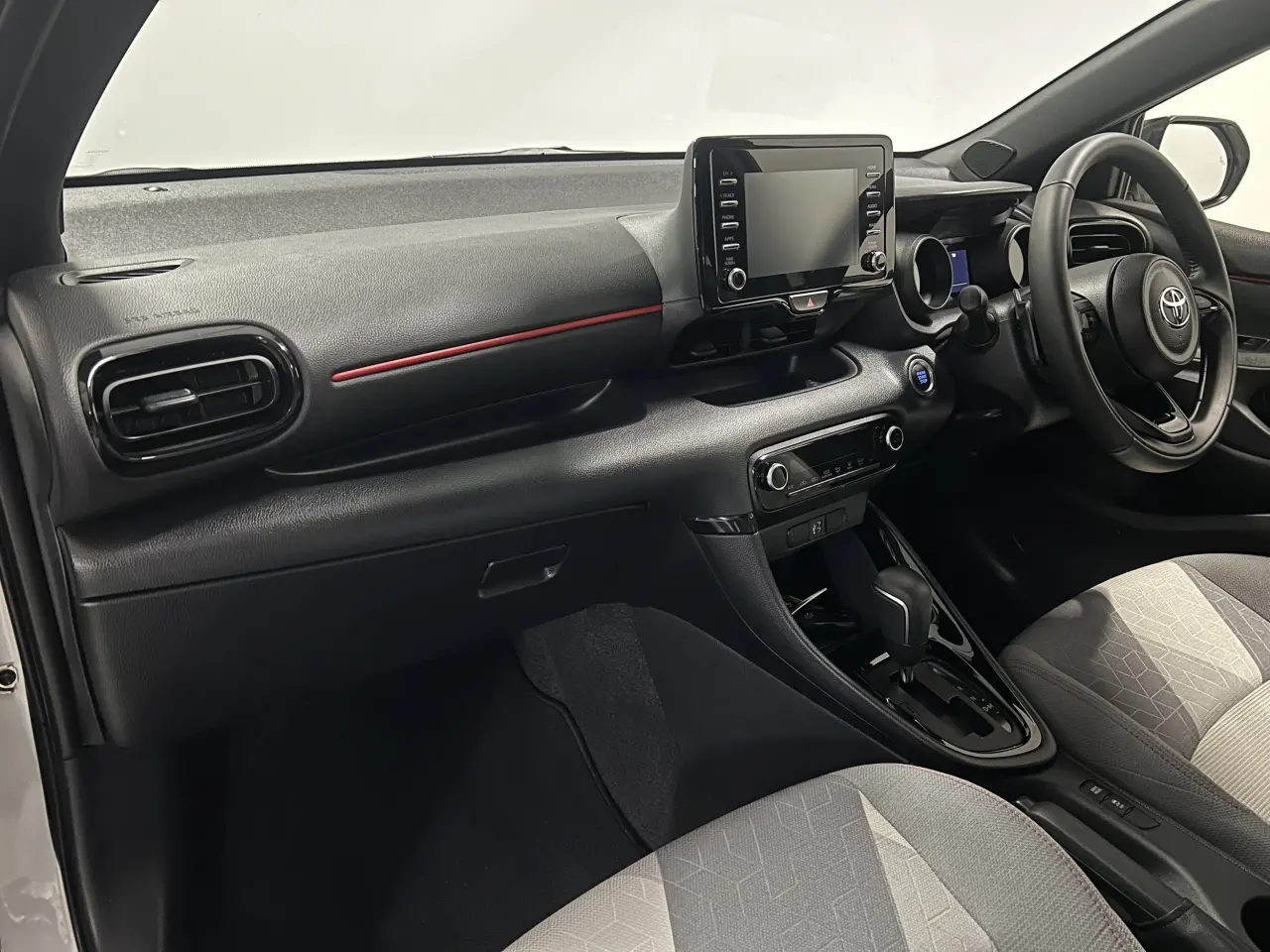 2023 TOYOTA YARIS Gallery Image 14