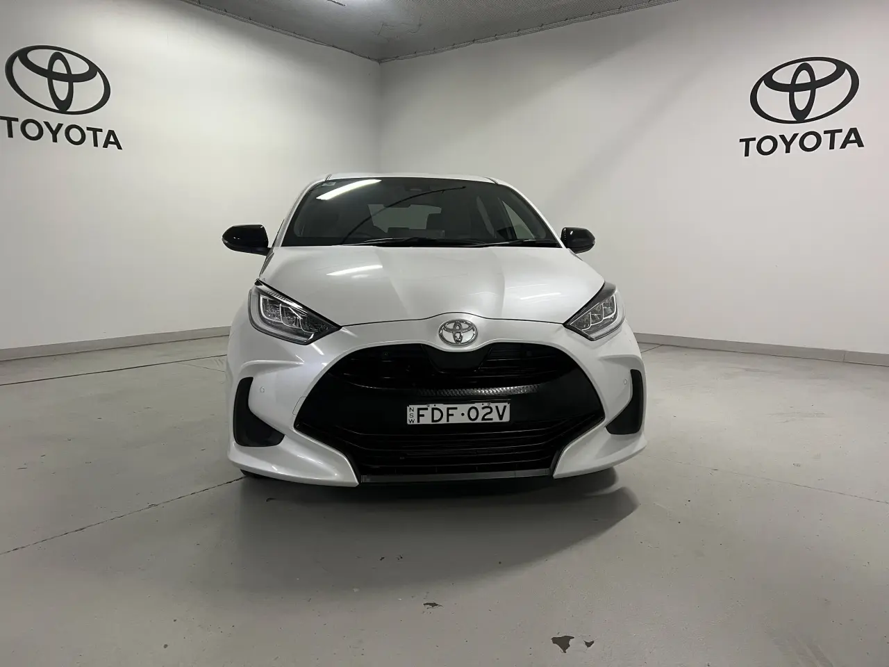 2023 TOYOTA YARIS Gallery Image 2