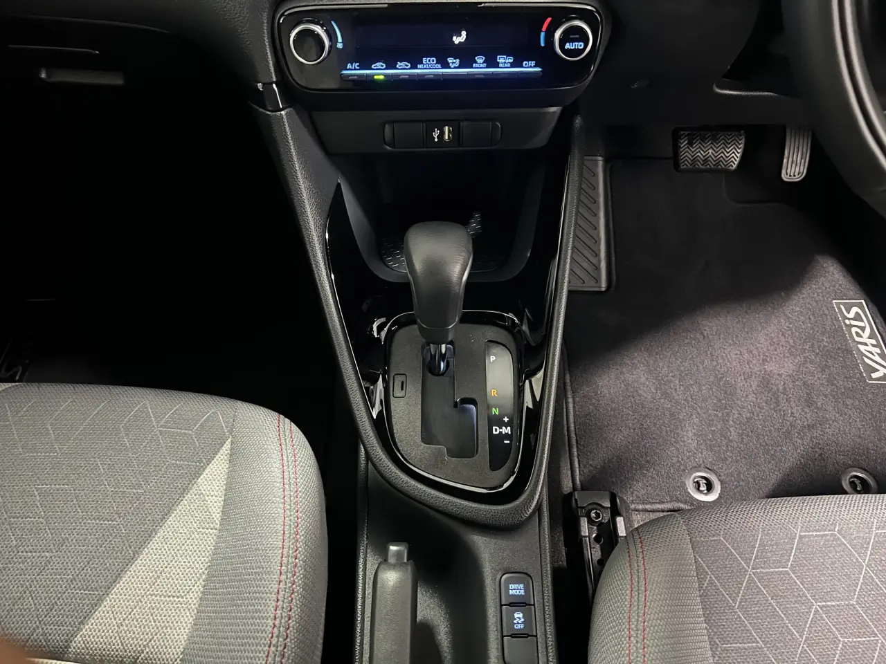 2023 TOYOTA YARIS Gallery Image 20
