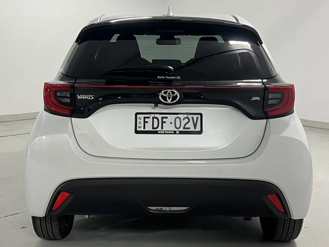 2023 TOYOTA YARIS Gallery Image 7