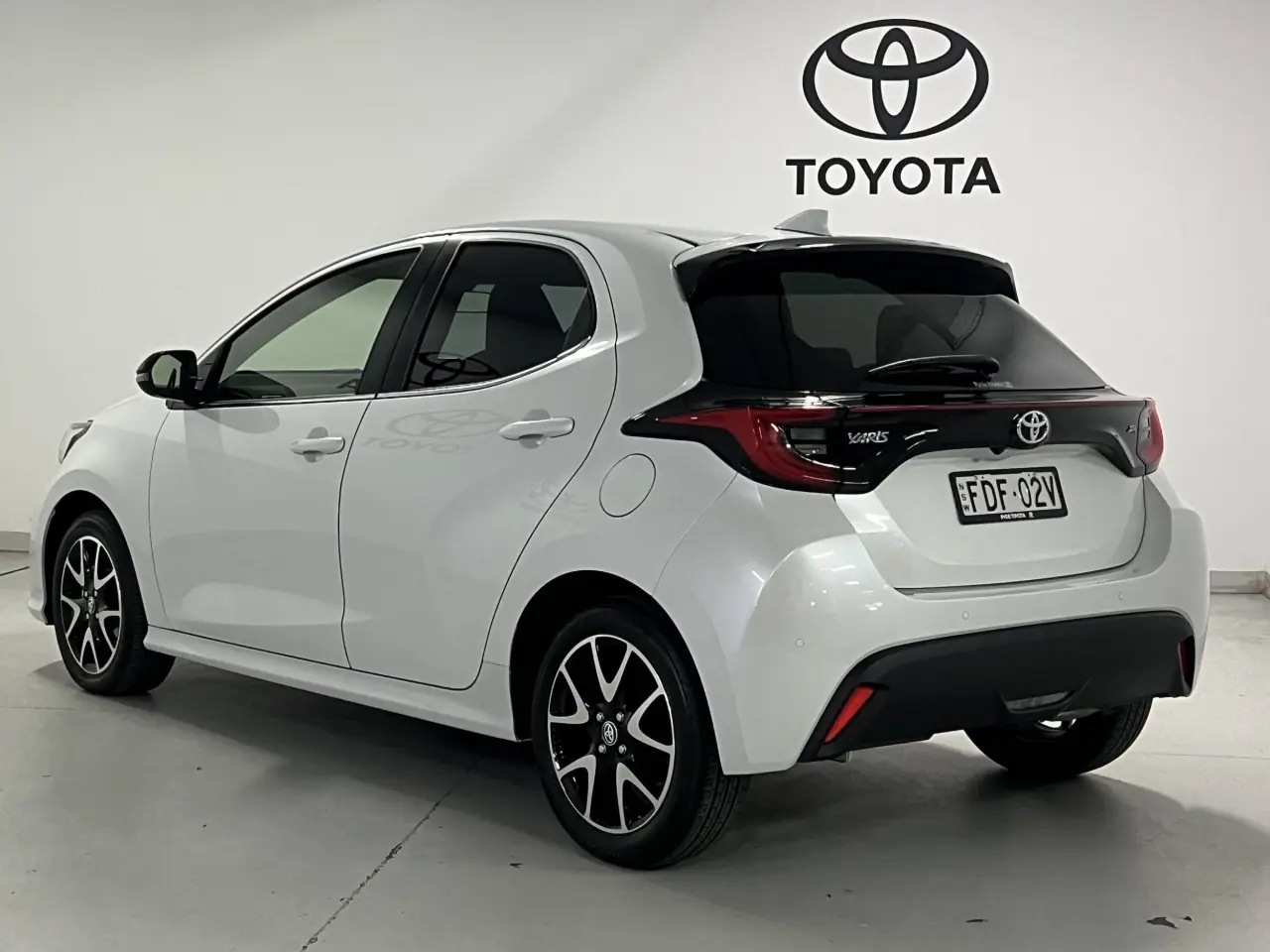 2023 TOYOTA YARIS Gallery Image 8