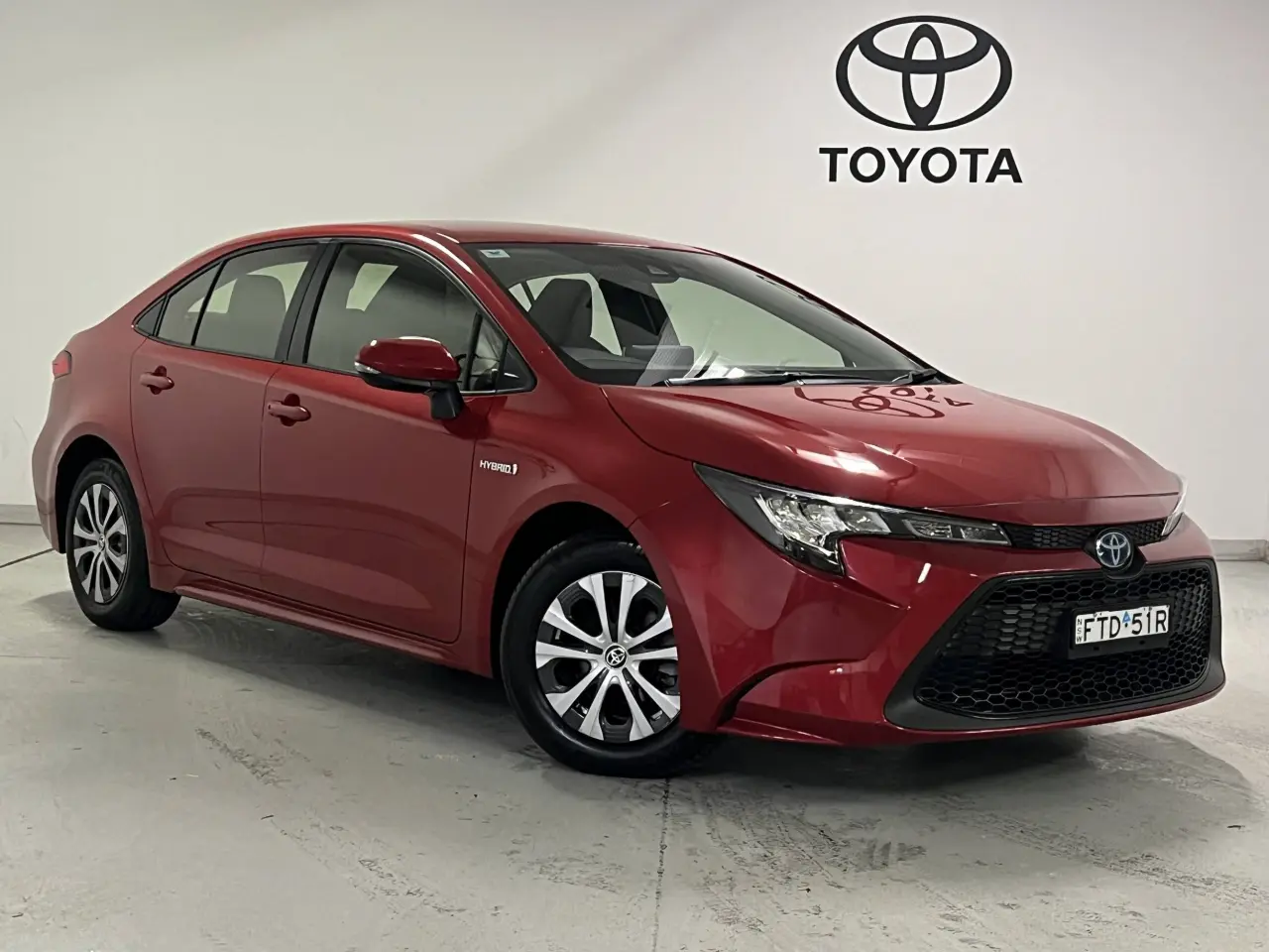 2021 TOYOTA COROLLA SEDAN HYBRID Gallery Image 1
