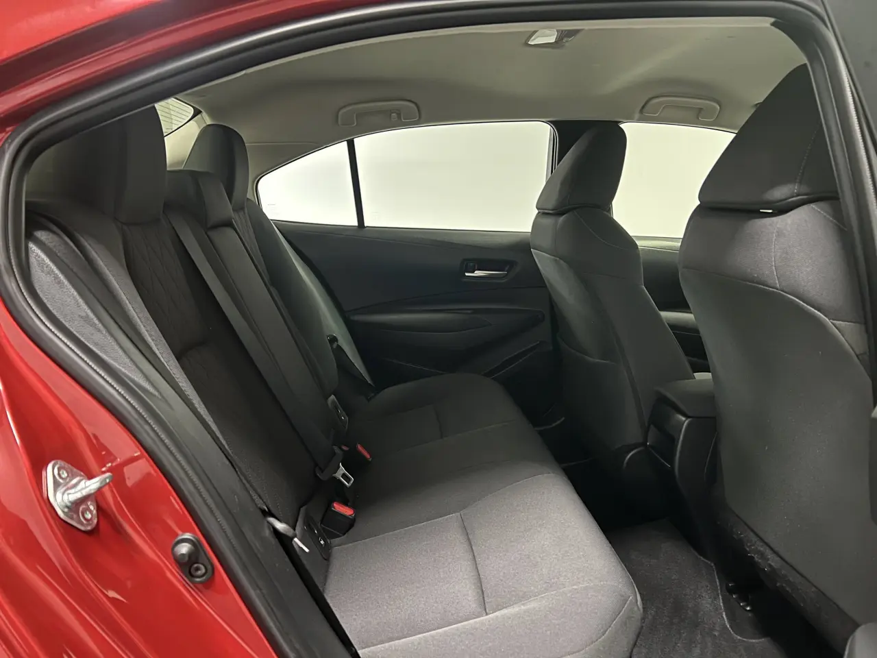 2021 TOYOTA COROLLA SEDAN HYBRID Gallery Image 11